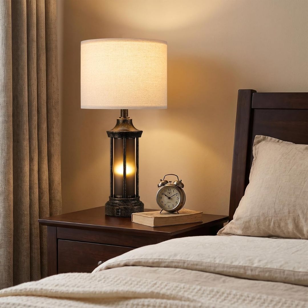 Linus – Vintage Nachttischlampe mit doppelter Beleuchtung und Stoffschirm